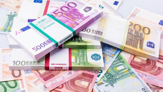 Manfaatkan Koreksi Dolar, EURUSD Menuju Level 1.000