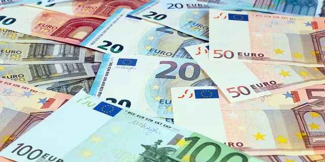 Mata Uang Euro Melemah Menjelang Rapat ECB